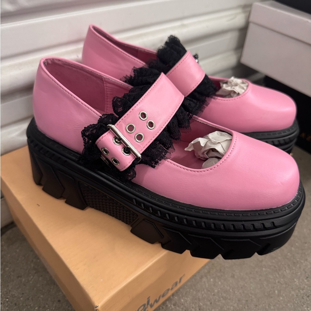 PINK ROCOCCO CORSAGE PLATFORM MARY JANES